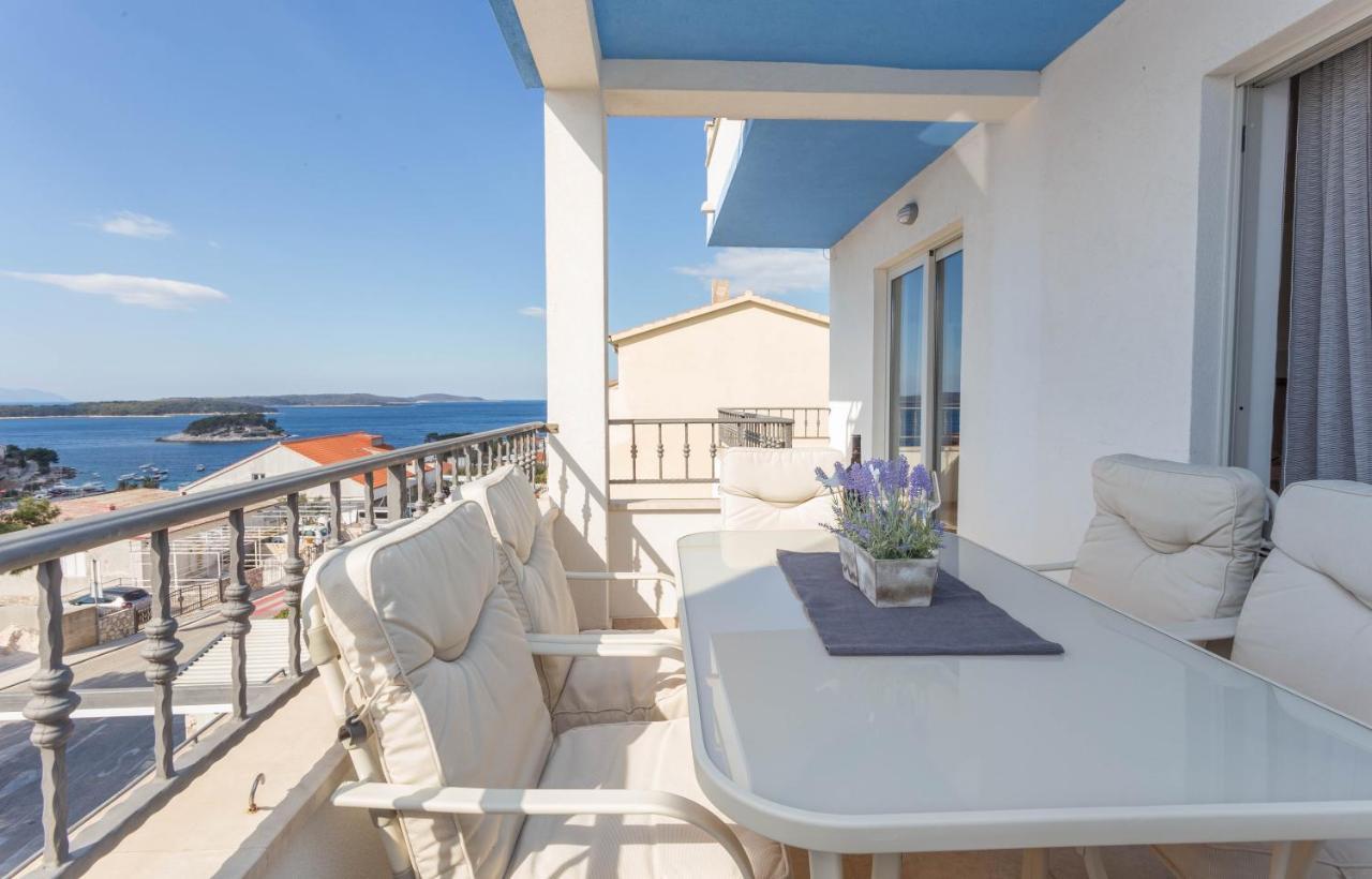 Apartment Tasina Hvar Town Exteriör bild